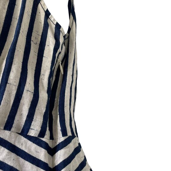 rivet thread sleeveless blouse Size 4 - Picture 2 of 4